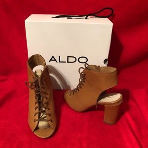 NWT Also Lace-up Open Toe “Trorecia”